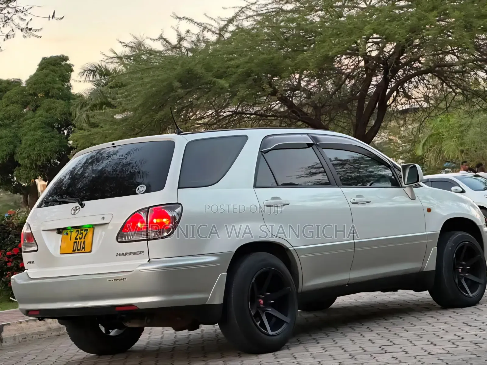 Toyota Harrier 2004 Silver