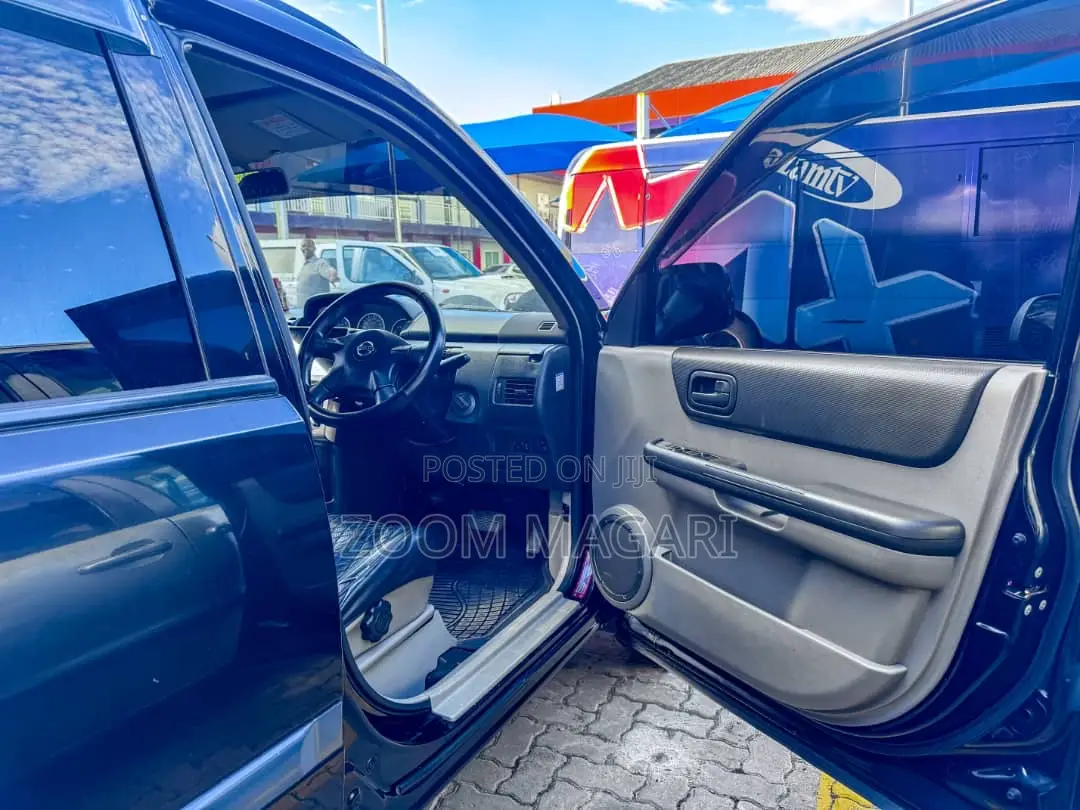 Nissan X-Trail 2005 Black