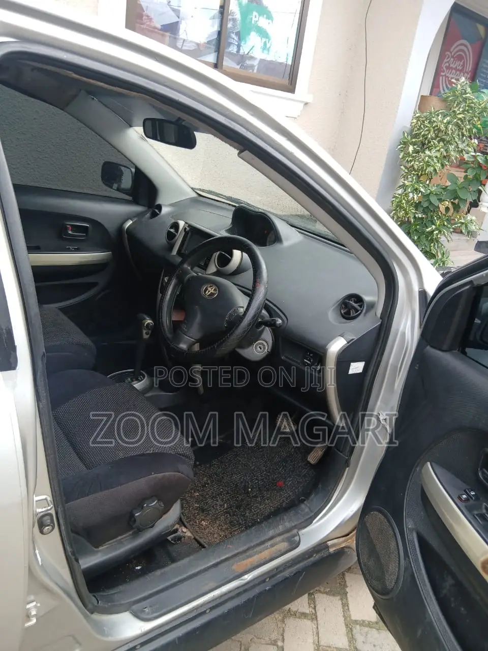 Toyota IST 2003 Silver