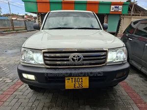 Toyota Land Cruiser 2002 White