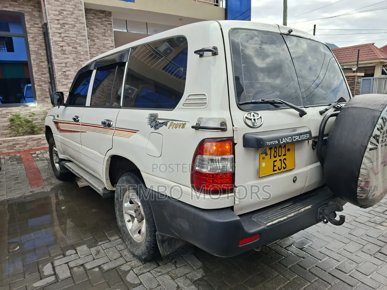 Toyota Land Cruiser 2002 White