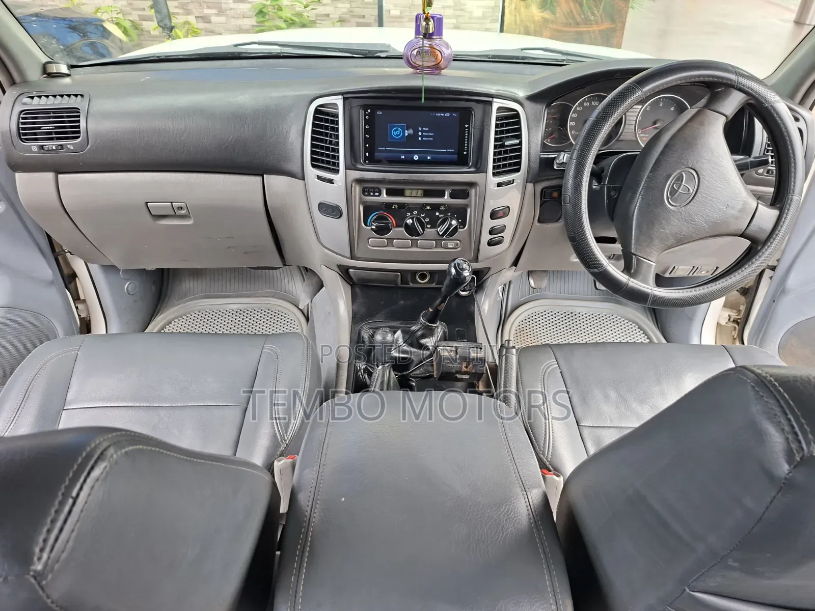 Toyota Land Cruiser 2002 White