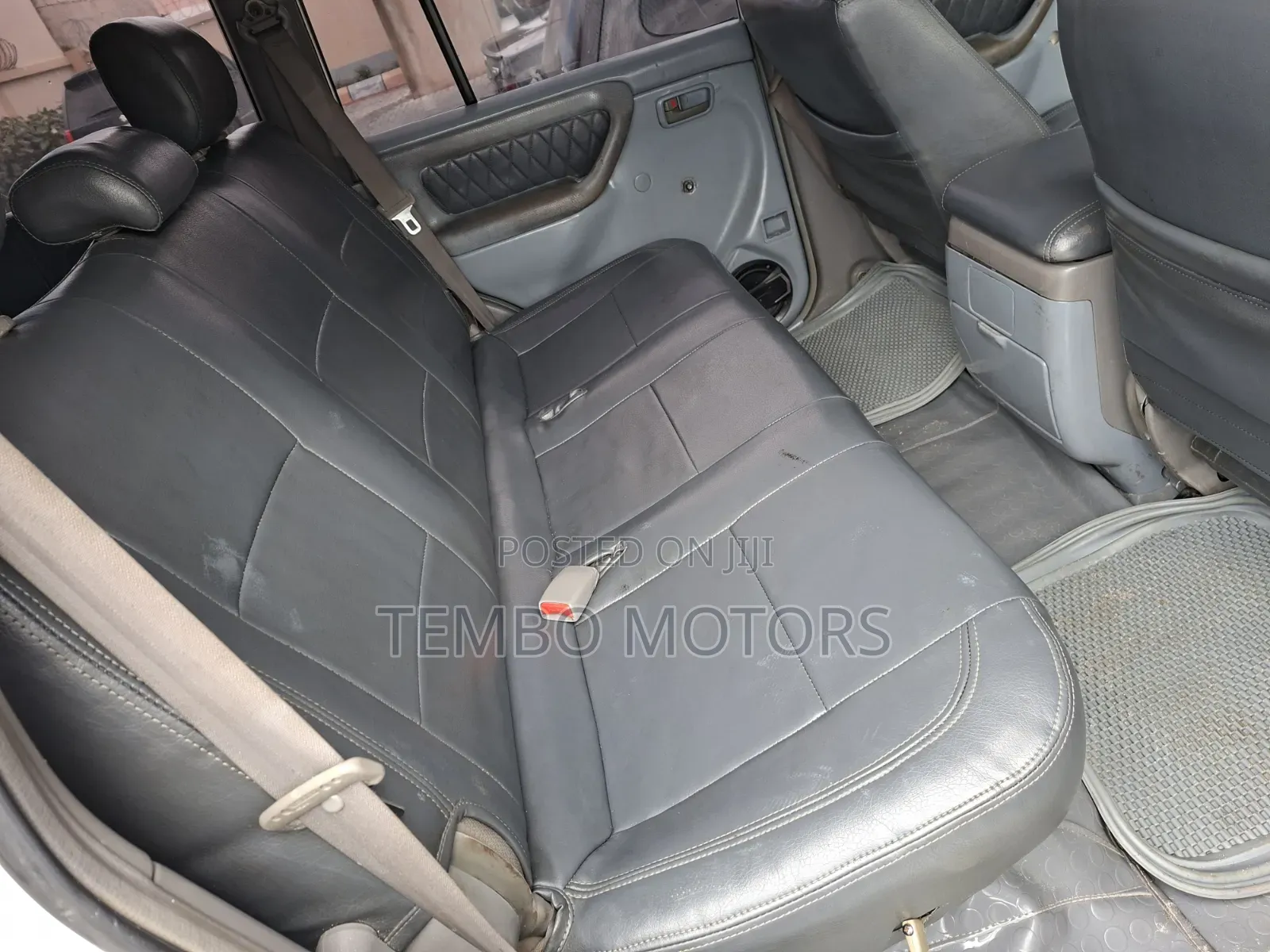 Toyota Land Cruiser 2002 White