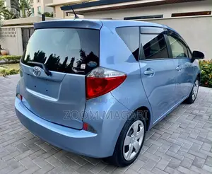 Toyota Ractis 2013 Blue