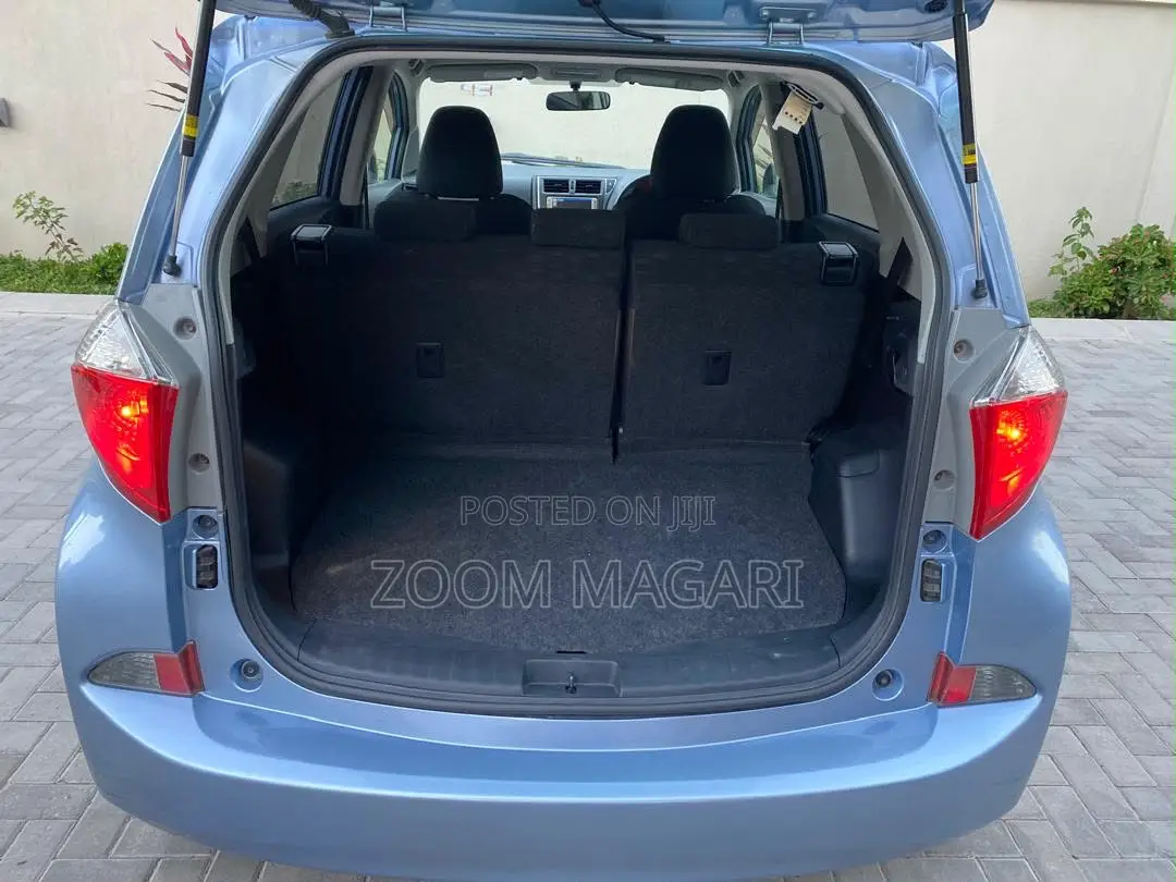 Toyota Ractis 2013 Blue