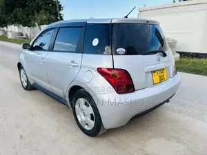 Toyota IST 2006 Silver