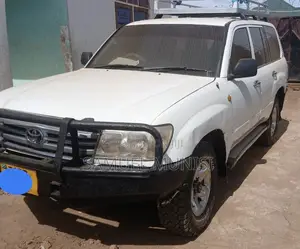 Toyota Land Cruiser 2005 White
