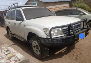 Toyota Land Cruiser 2005 White