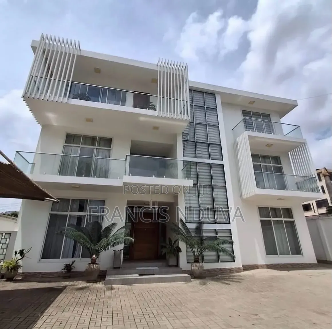 Furnished 8bdrm House in Ada Estate for rent