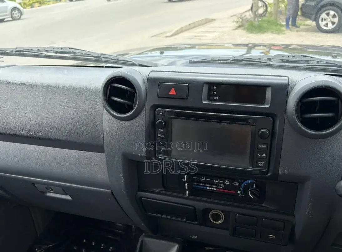 Toyota Land Cruiser 2022 Black