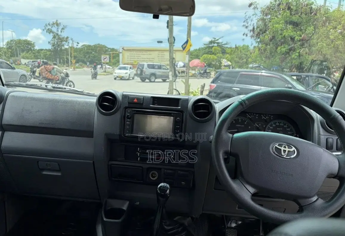 Toyota Land Cruiser 2022 Black