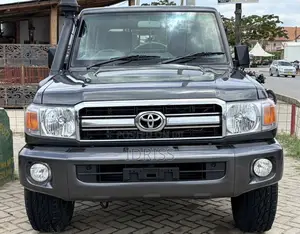 Toyota Land Cruiser 2022 Black