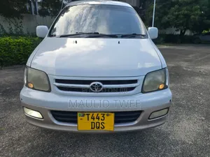 Toyota Noah 2001 White