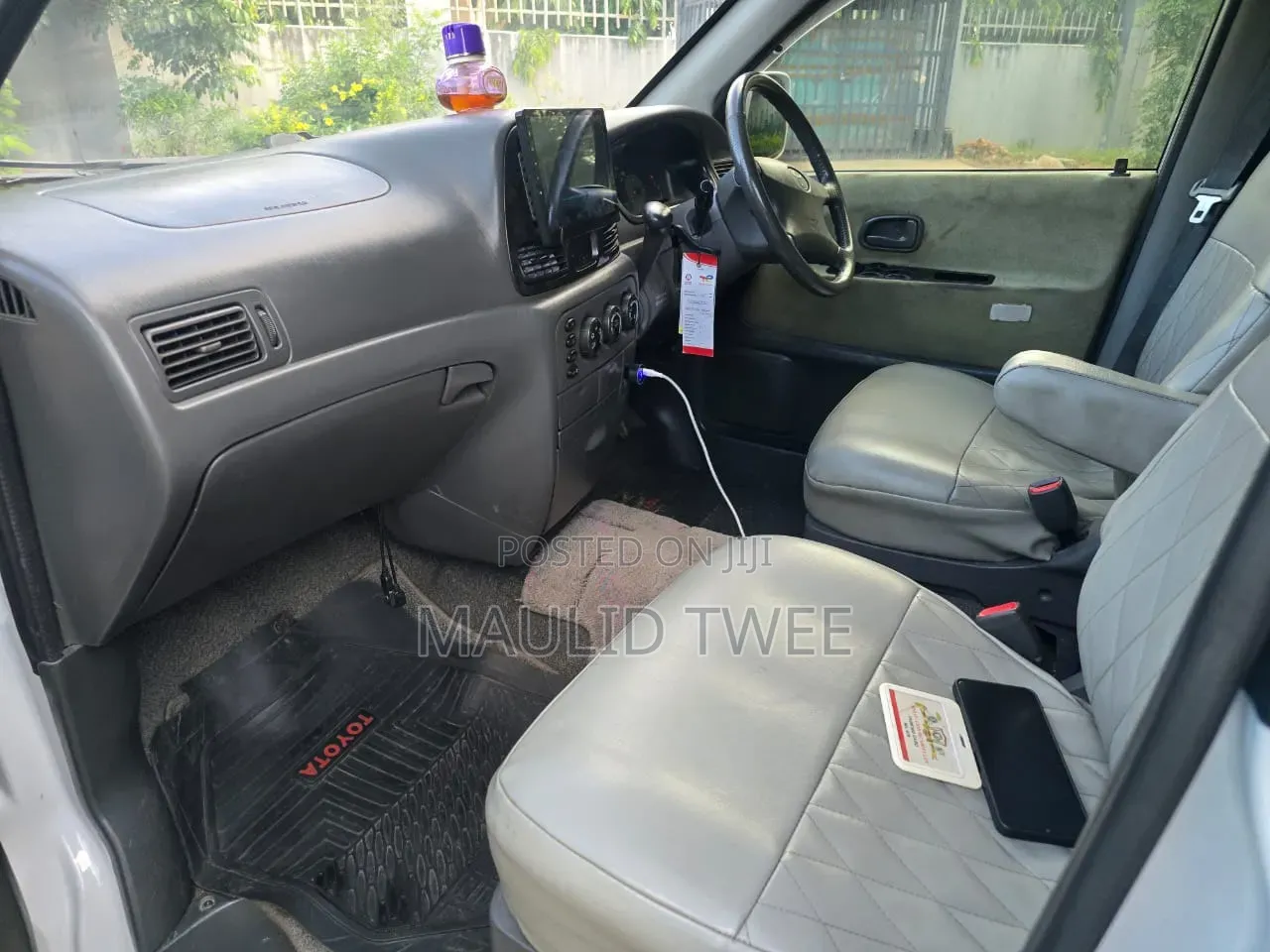 Toyota Noah 2001 White