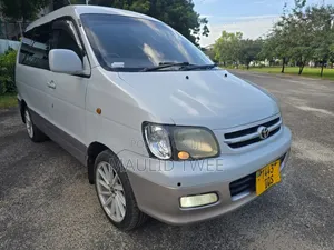 Toyota Noah 2001 White