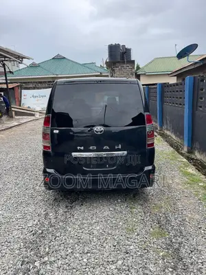 Toyota Noah 2005 Black