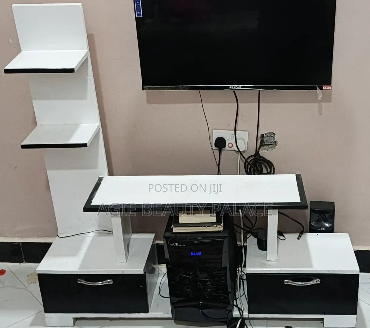 Tv Showcase Kwa 50,000/-