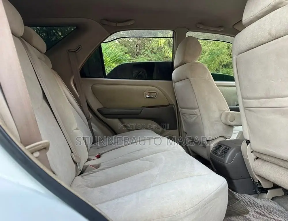 Toyota Harrier 2004 White