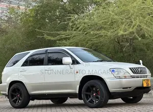 Toyota Harrier 2004 White