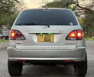 Toyota Harrier 2004 White