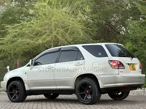Toyota Harrier 2004 White