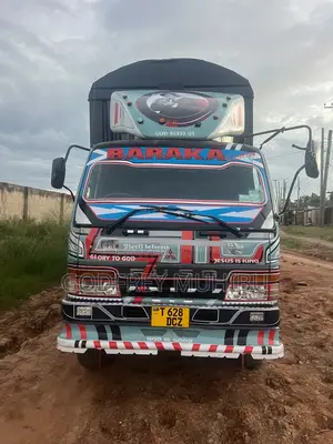 Mitsubishi Fuso Tandamu 1997 Black