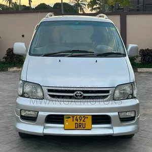 Toyota Noah 2001 Silver