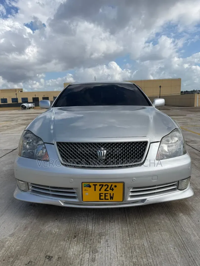 Toyota Crown 2006 Silver