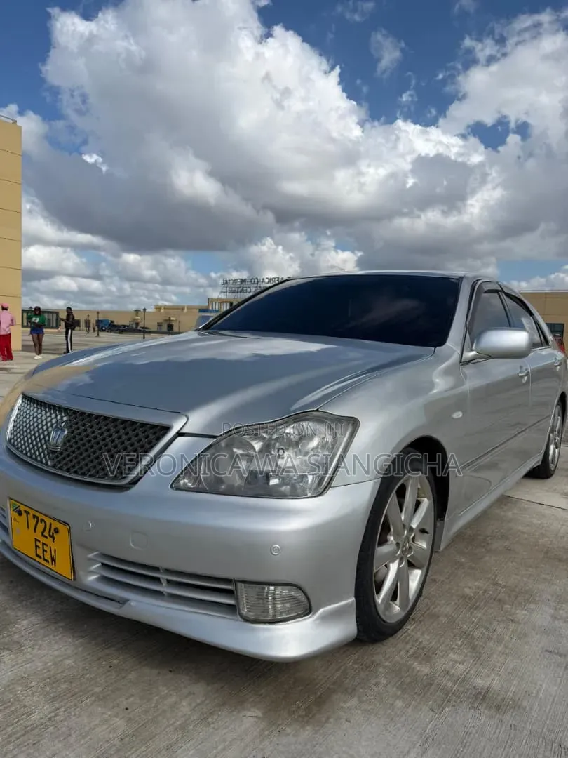 Toyota Crown 2006 Silver