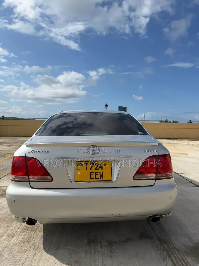 Toyota Crown 2006 Silver