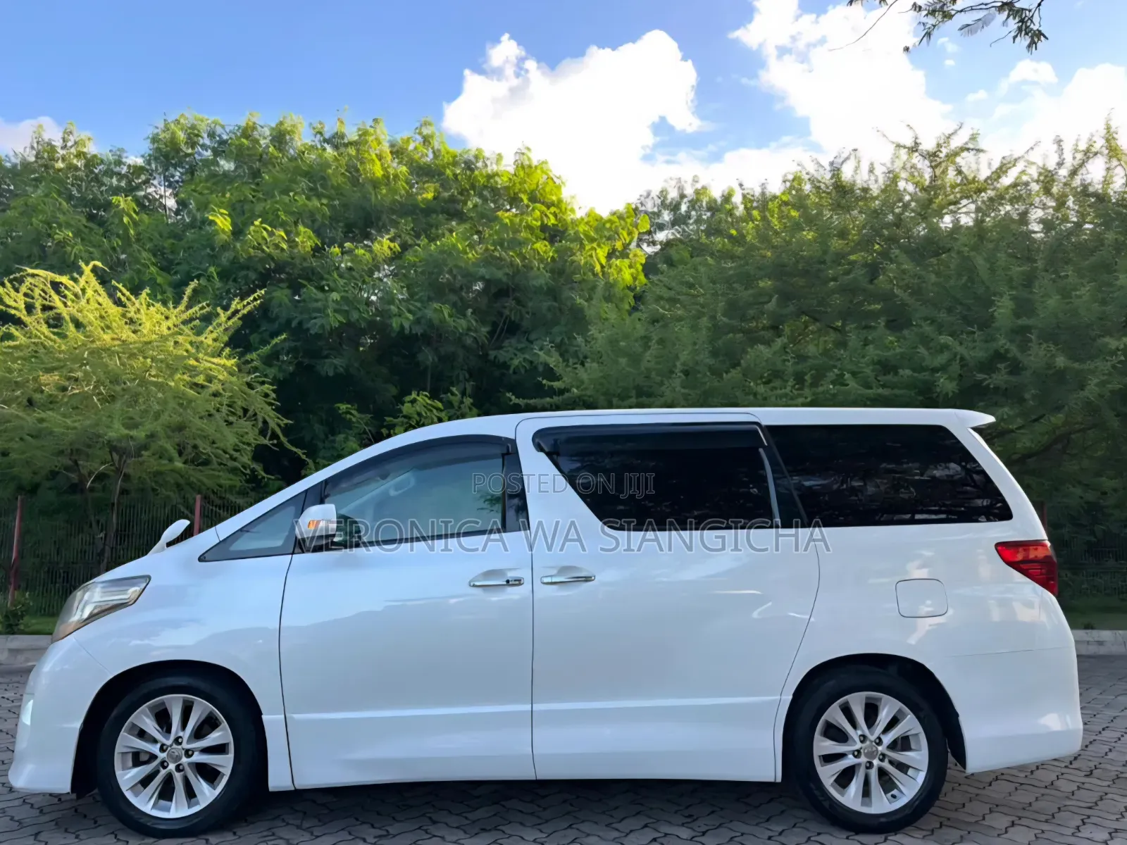 Toyota Alphard 2009 White