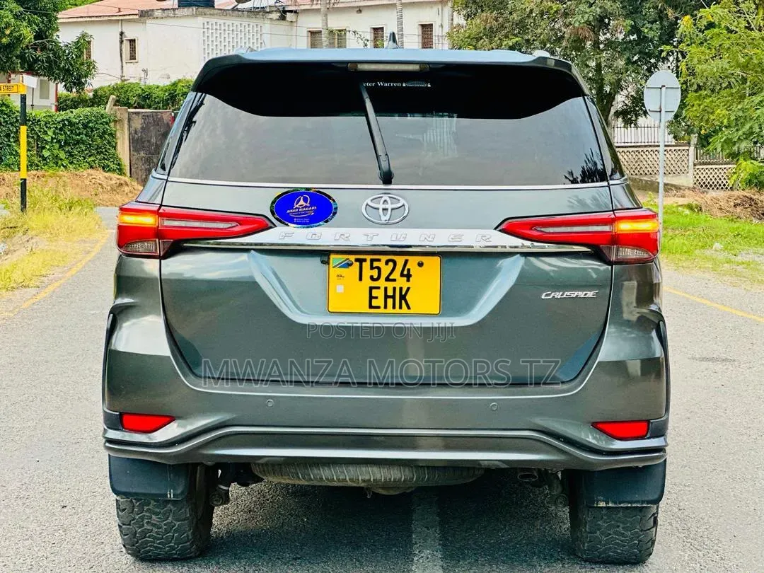 Toyota Fortuner 2020 Gray