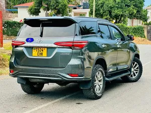 Toyota Fortuner 2020 Gray