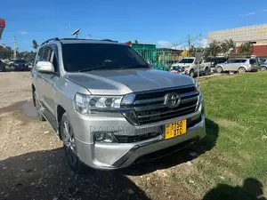 Toyota Land Cruiser 4.6 V8 ZX 2012 Silver