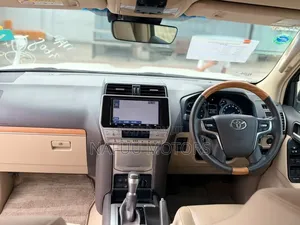Toyota Land Cruiser Prado 2.8 2019 White