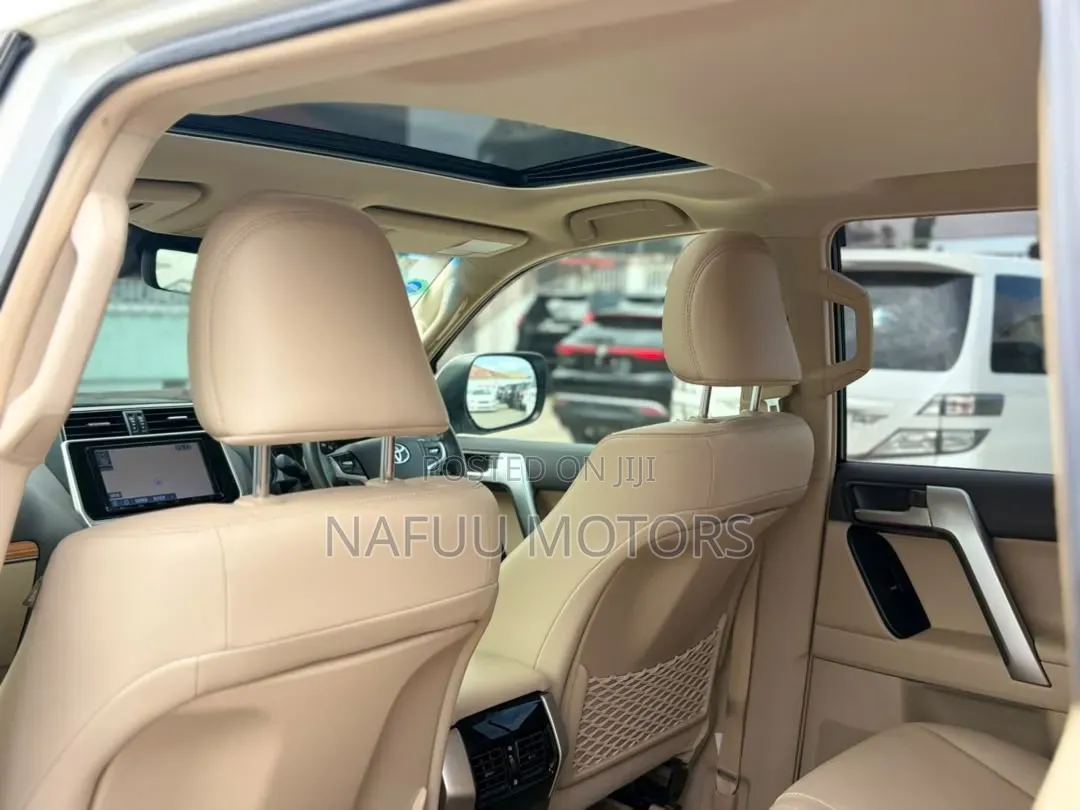 Toyota Land Cruiser Prado 2.8 2019 White
