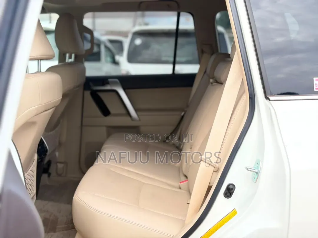 Toyota Land Cruiser Prado 2.8 2019 White