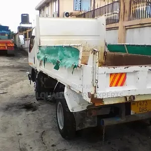 Canter Tipper 4d33 Tone 2 1⁄2