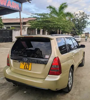 Subaru Forester 2005 Gold