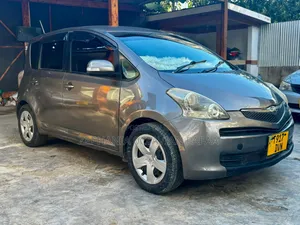 Toyota Ractis 2007 Gray