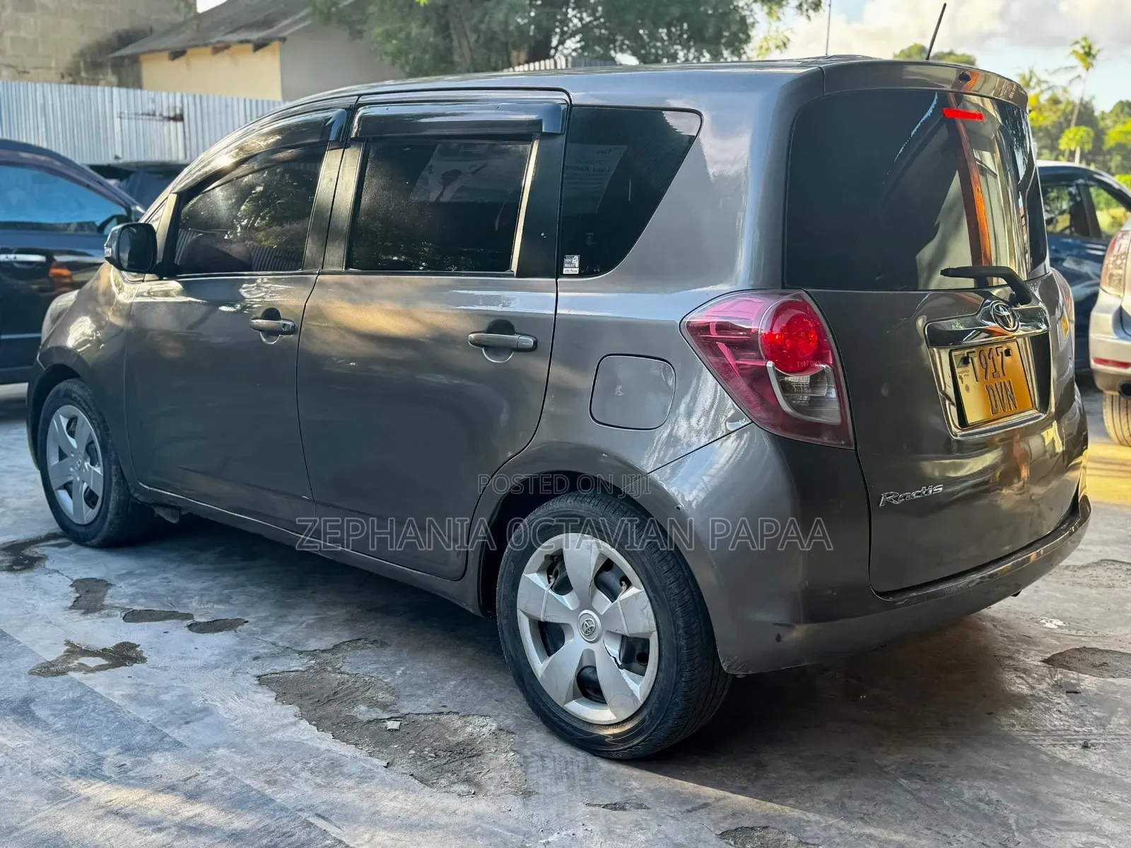 Toyota Ractis 2007 Gray