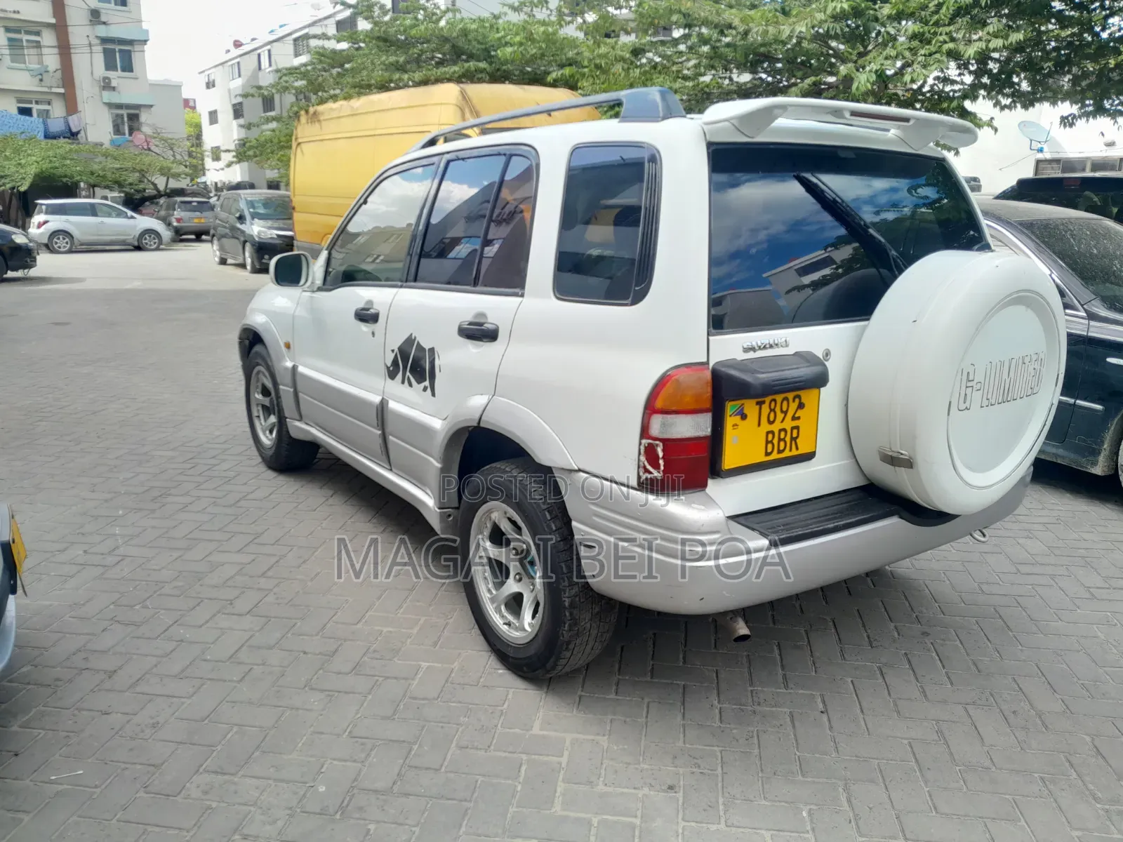 Suzuki Escudo 2003 White