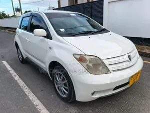 Toyota IST 2004 White
