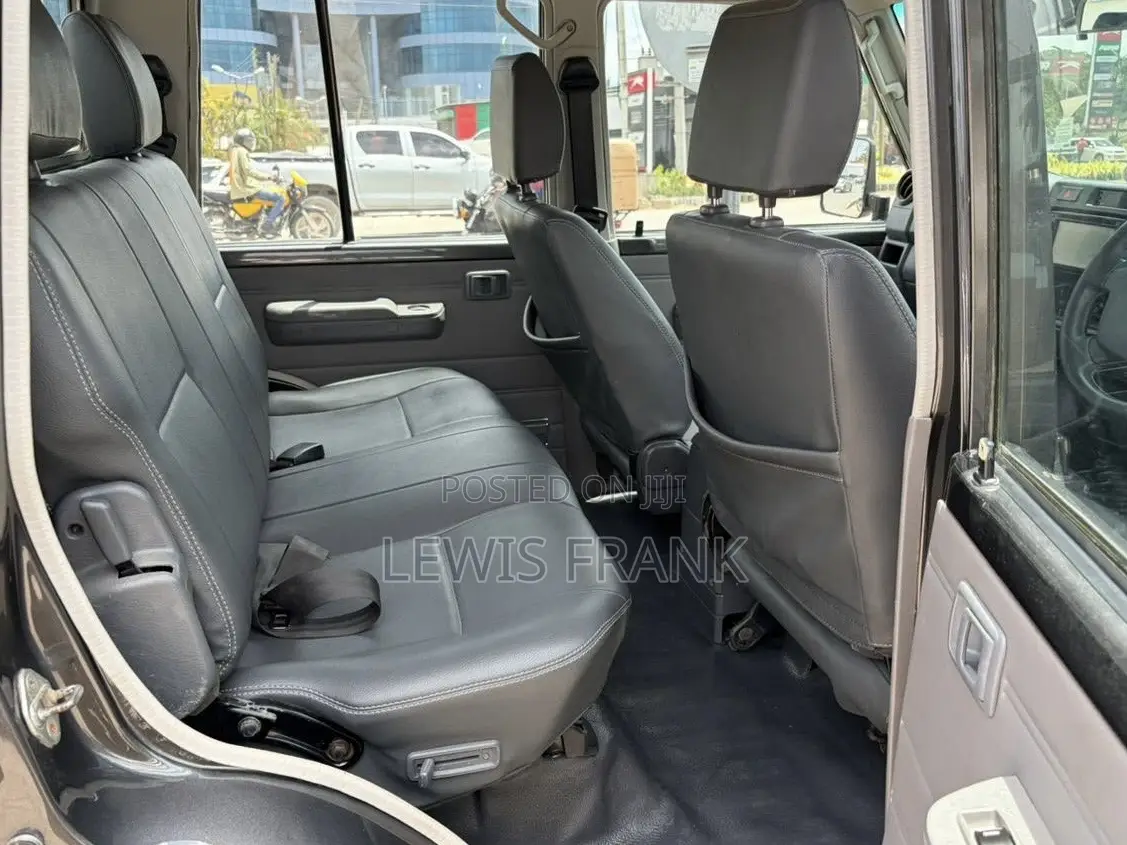 Toyota Land Cruiser 2022 Gray