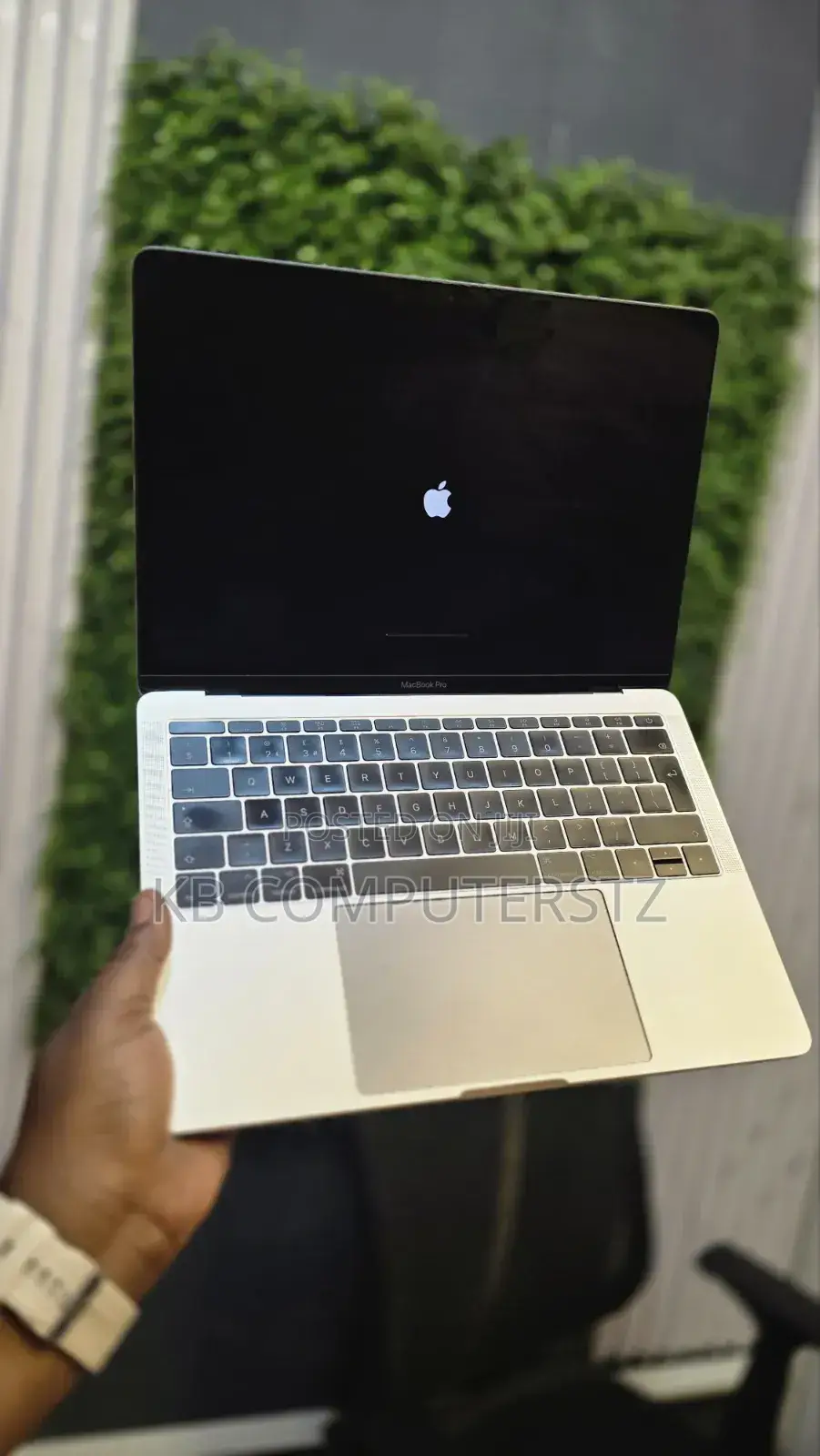 Laptop Apple MacBook Pro 2017 16GB Intel Core i5 SSD 256GB