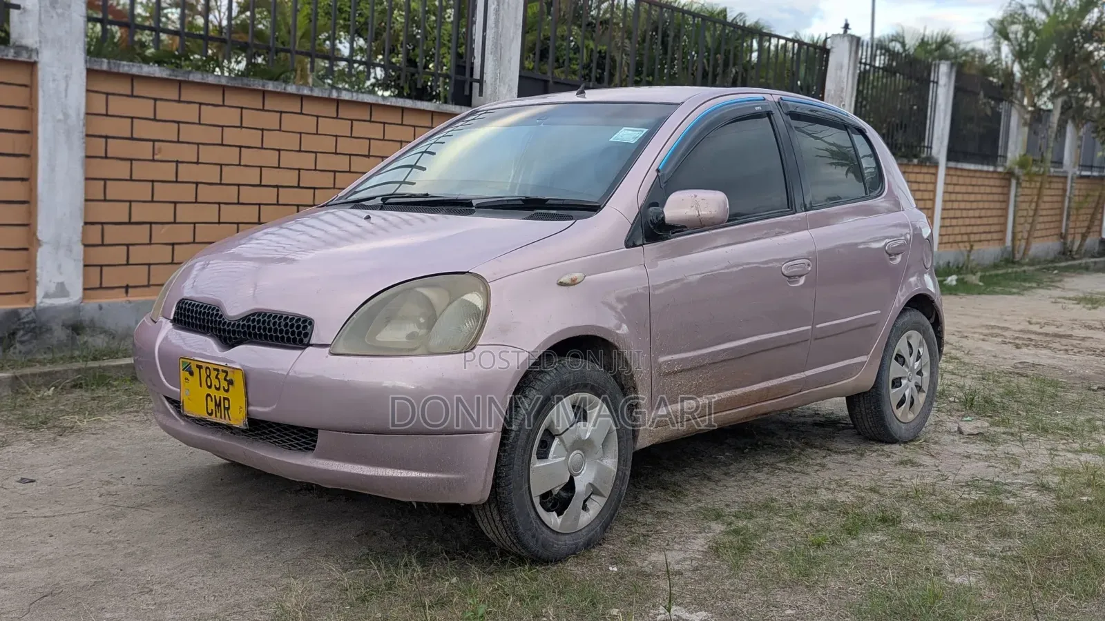 Toyota Vitz 2002 Pink