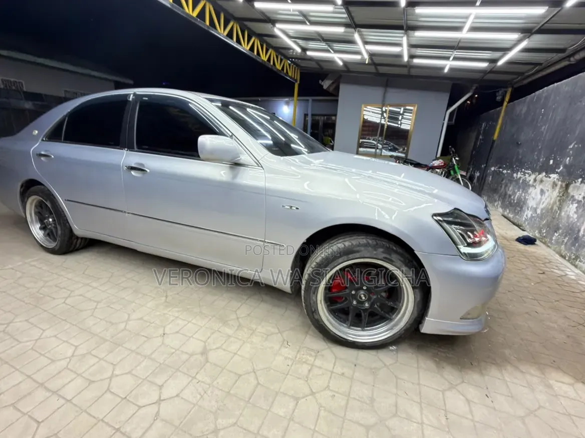 Toyota Crown 2006