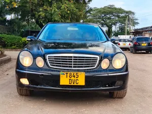 Mercedes-Benz E500 2005
