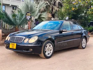 Mercedes-Benz E500 2005