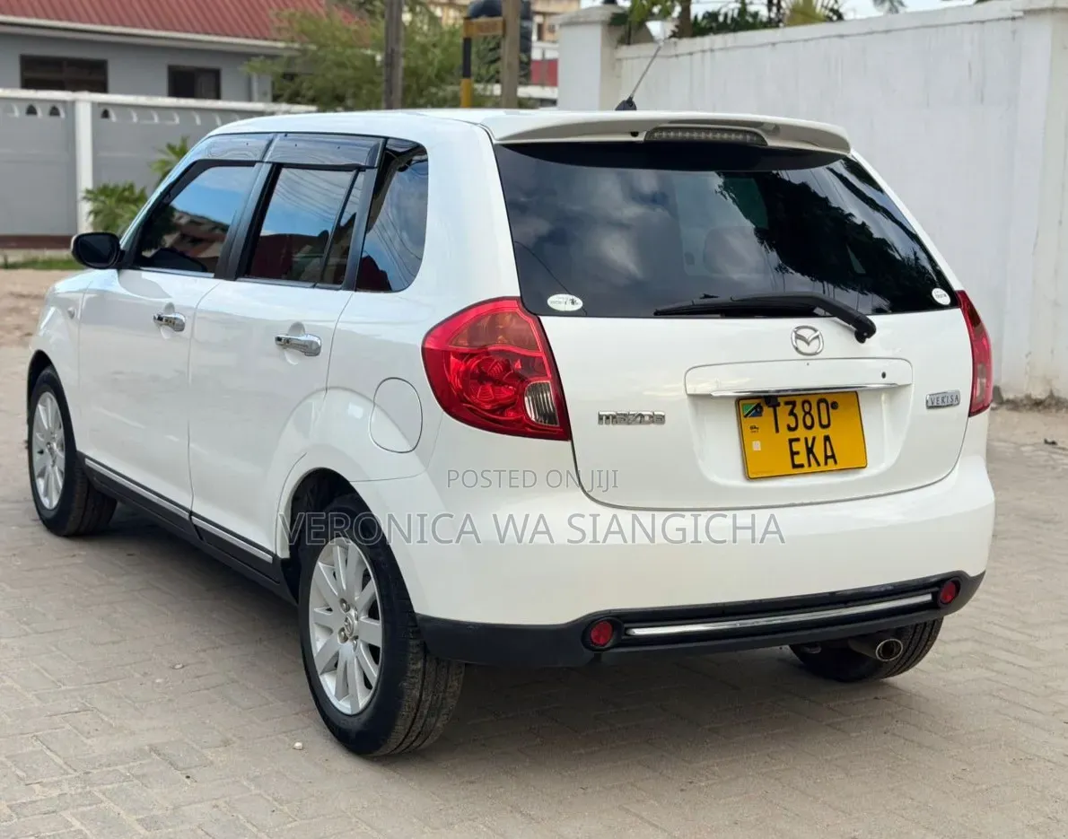 Mazda Verisa 2019 White